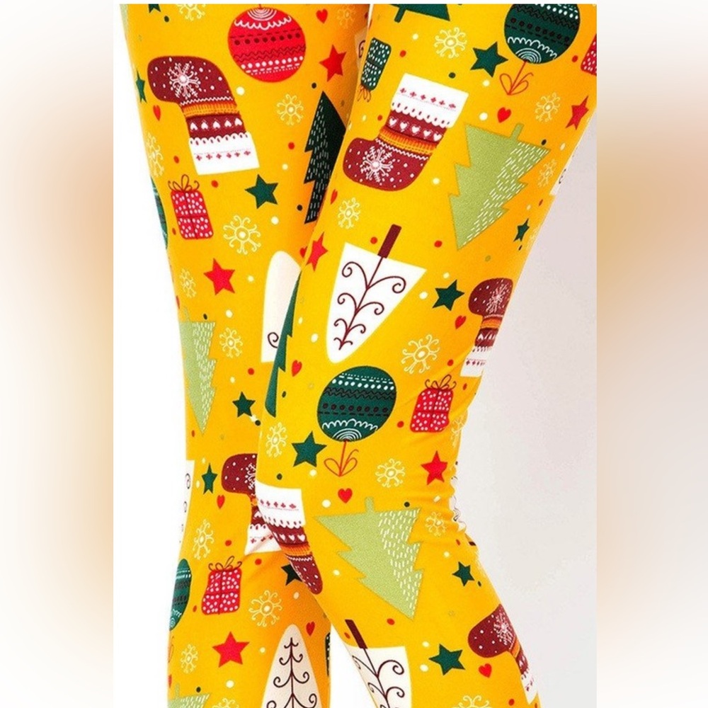 NWT! Plus Size Festive Yellow Christmas Soft Leggings (1x-3x)